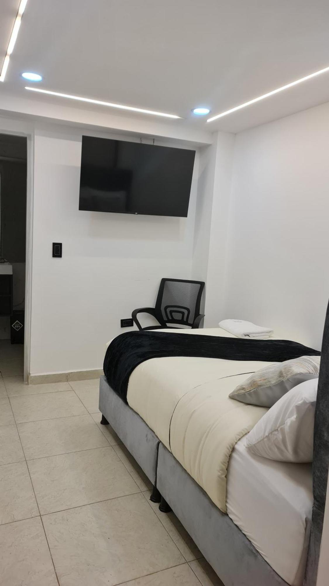 Hotel West Inn Богота Екстериор снимка
