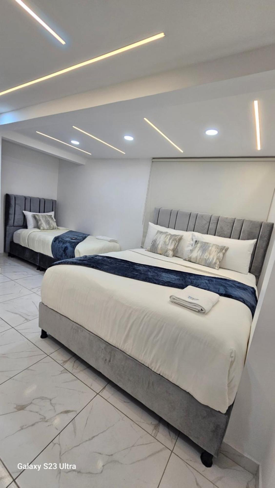 Hotel West Inn Богота Екстериор снимка