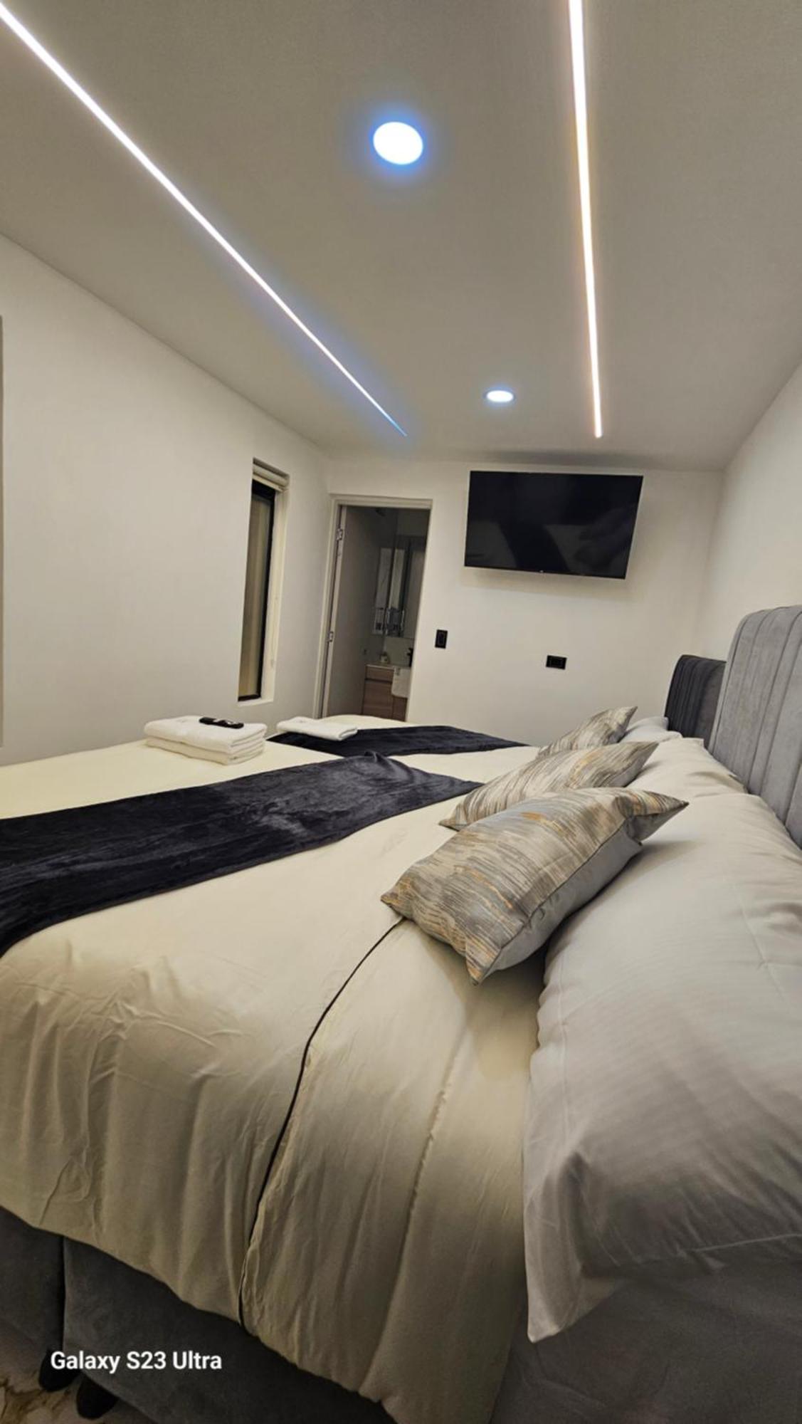 Hotel West Inn Богота Екстериор снимка