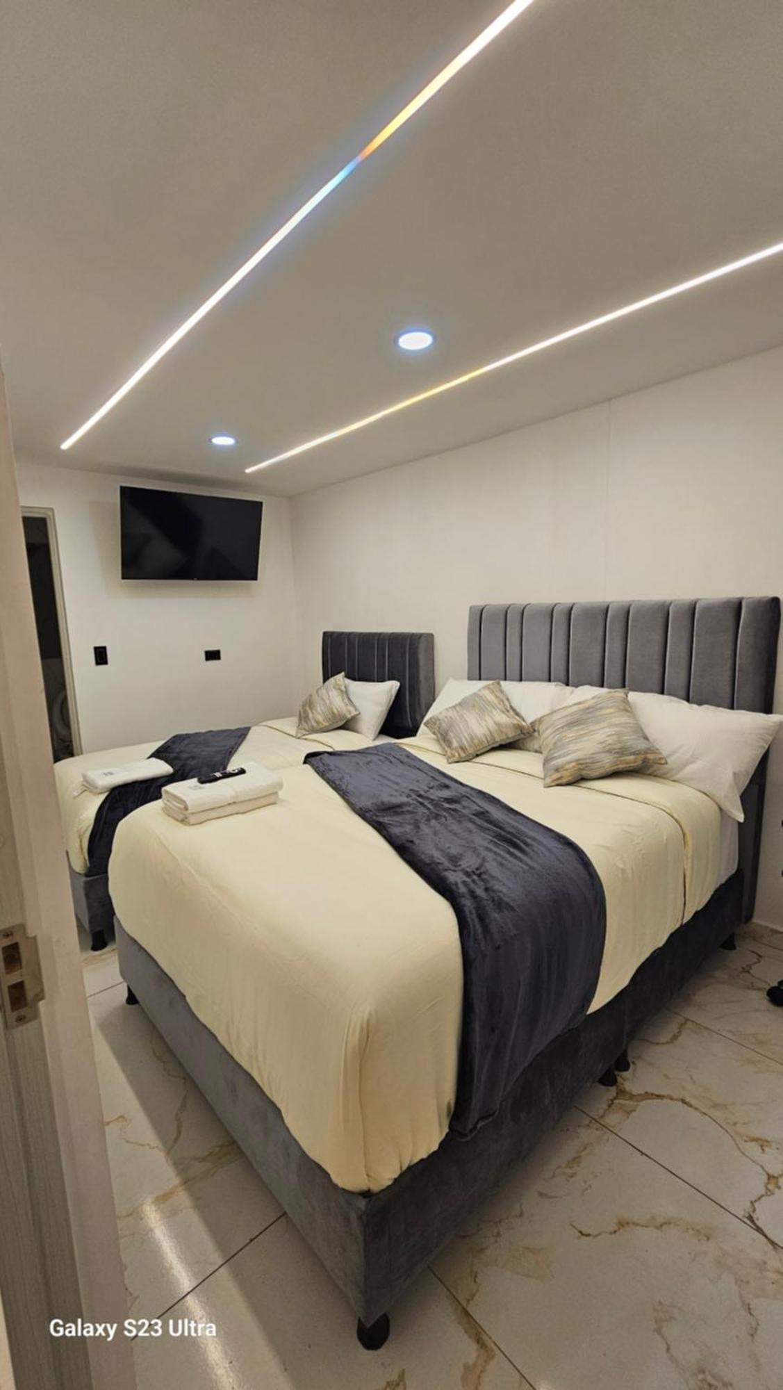Hotel West Inn Богота Екстериор снимка