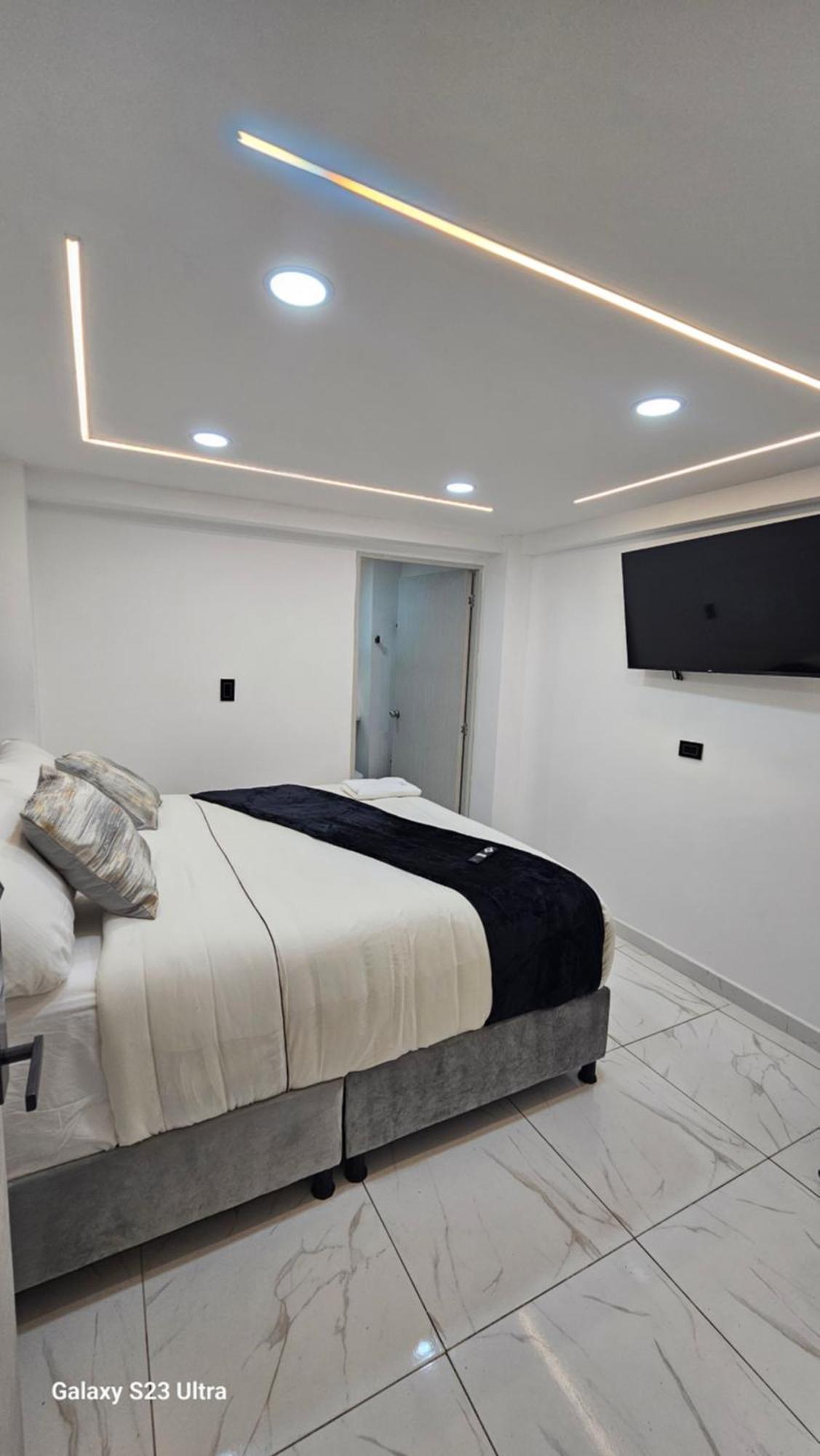 Hotel West Inn Богота Екстериор снимка