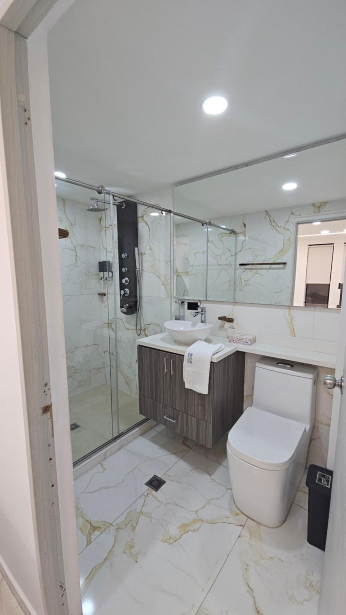Hotel West Inn Богота Екстериор снимка