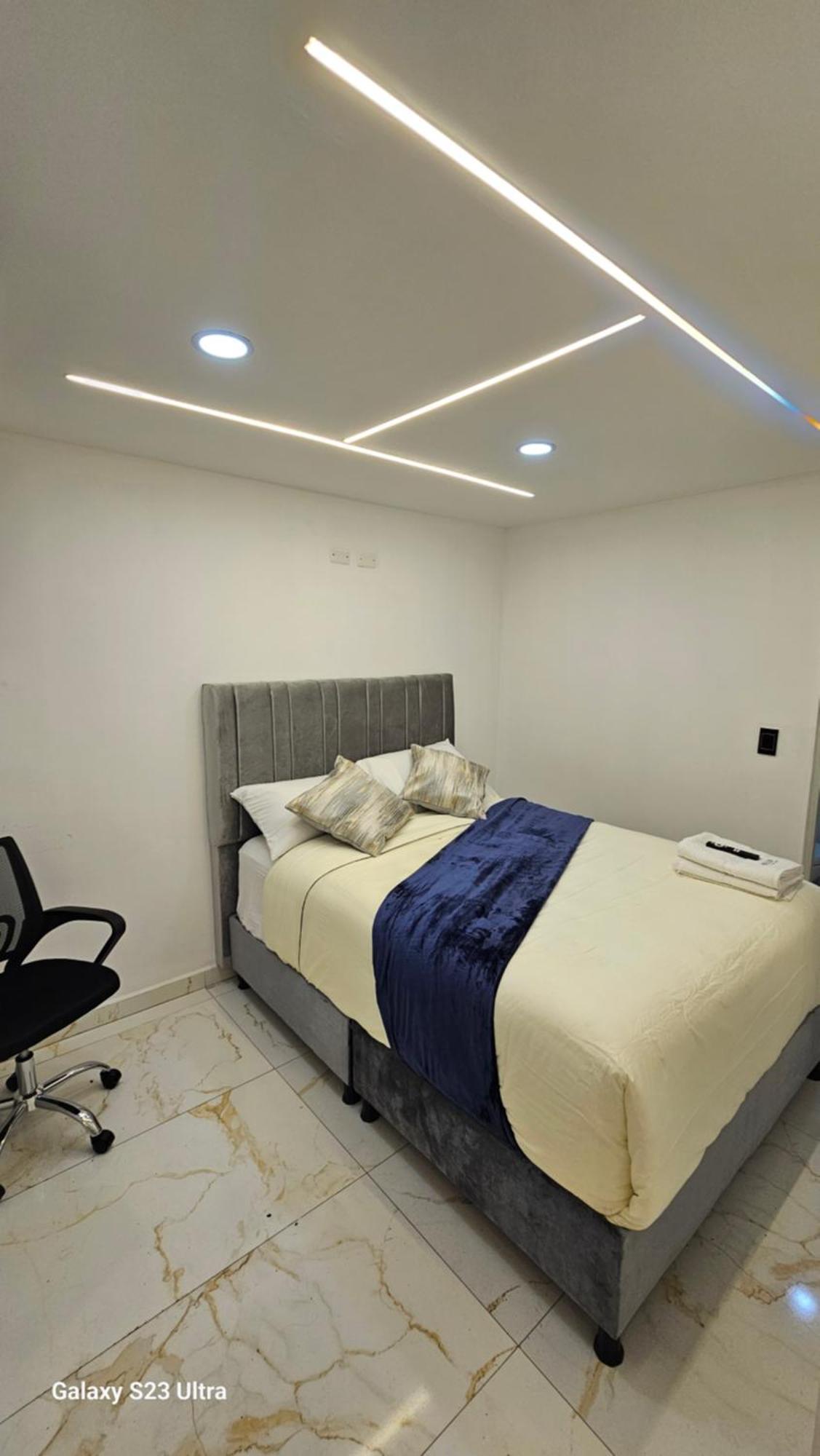 Hotel West Inn Богота Екстериор снимка